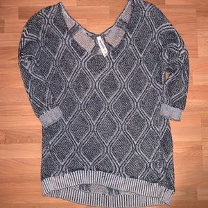 Black and Gray Patterned Crop Sleeve Sweater